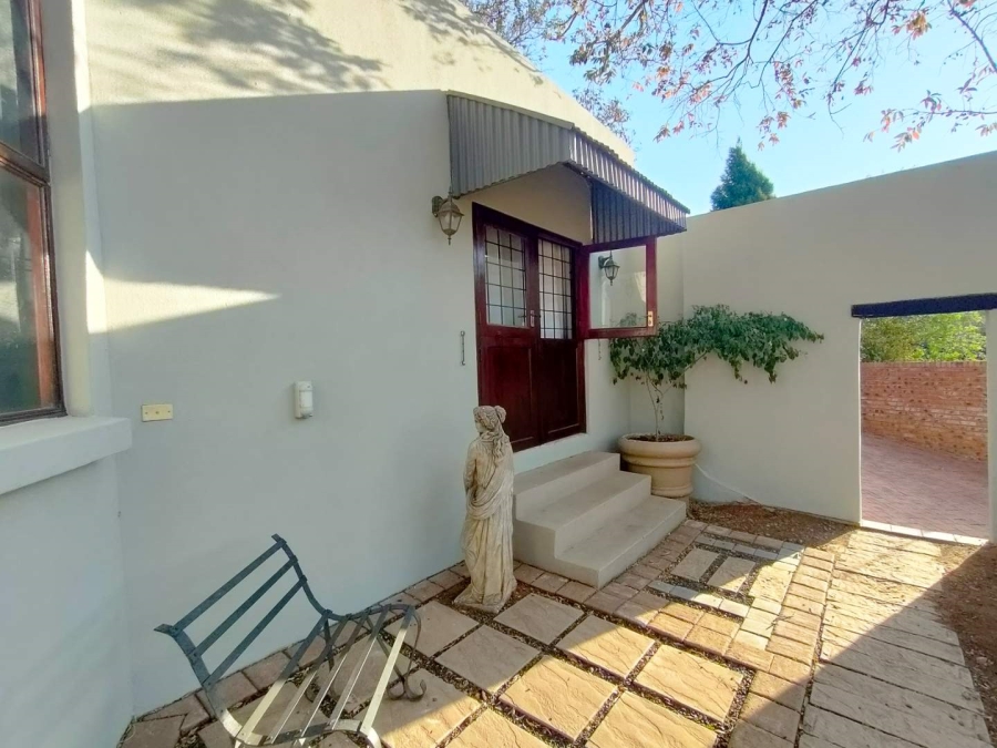 4 Bedroom Property for Sale in Langenhovenpark Free State